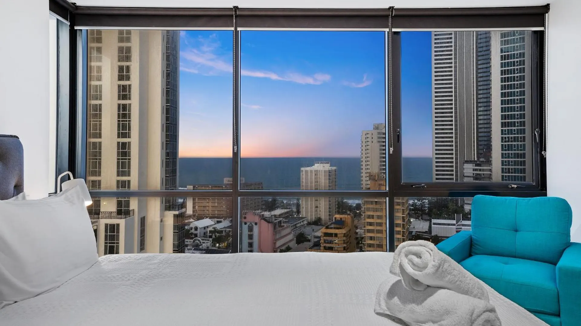 דירה גולד קוסט Surfers Paradise Retreat Stunning Views 2-Br Haven אוסטרליה