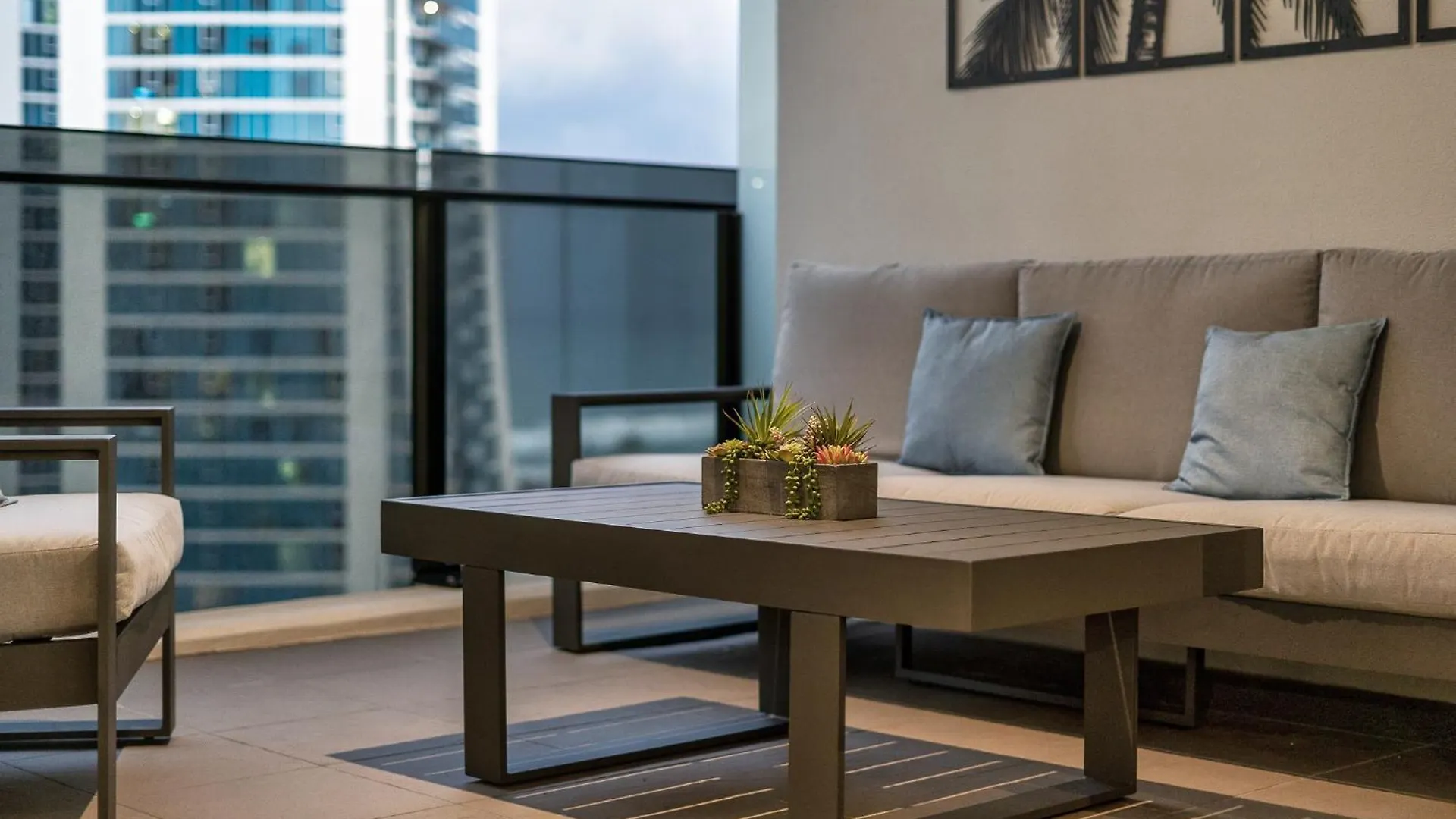 Apartman Surfers Paradise Retreat Stunning Views 2-Br Haven Gold Coast